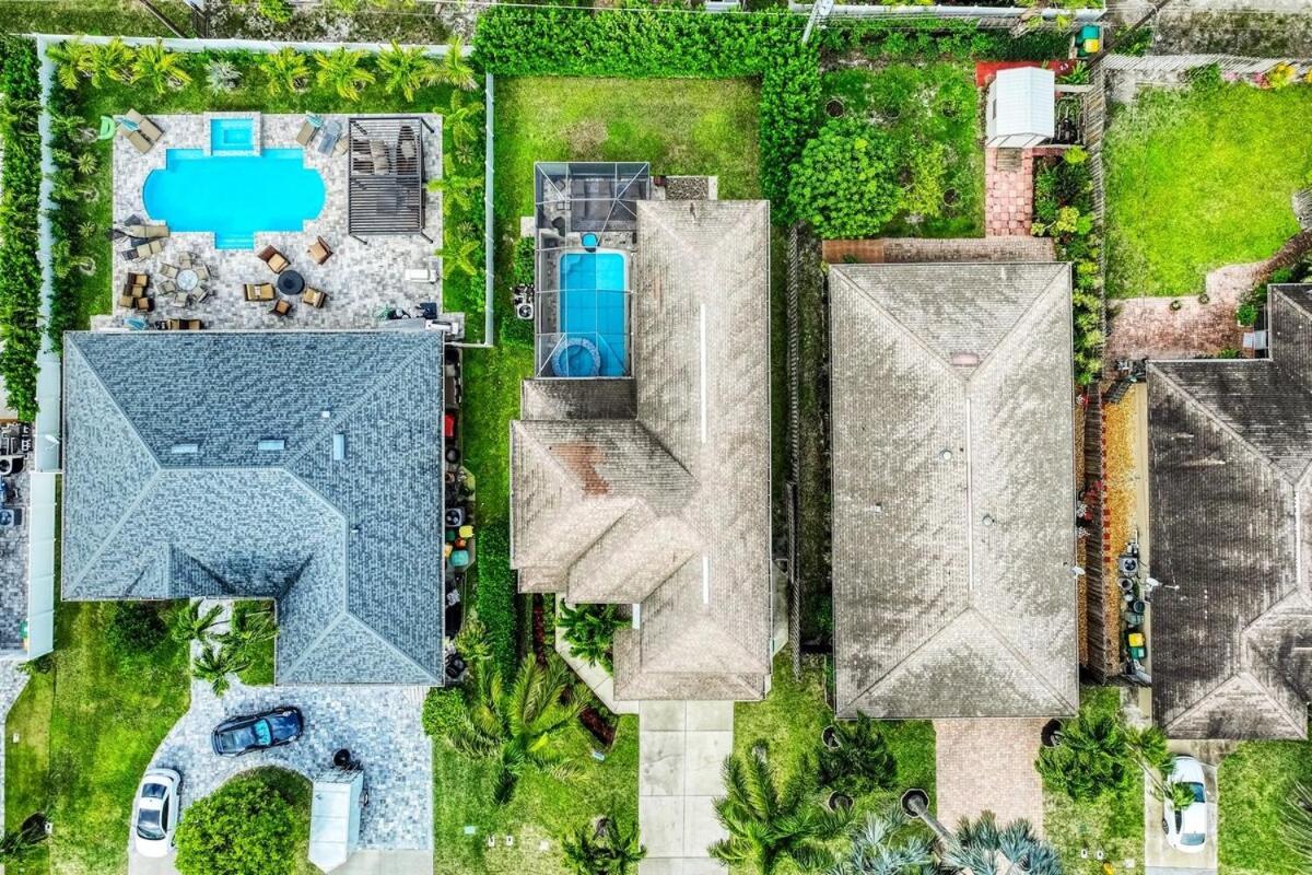 Vacation Home With Pool. 4 Bedrooms. Sleeps 10 Naples Ngoại thất bức ảnh